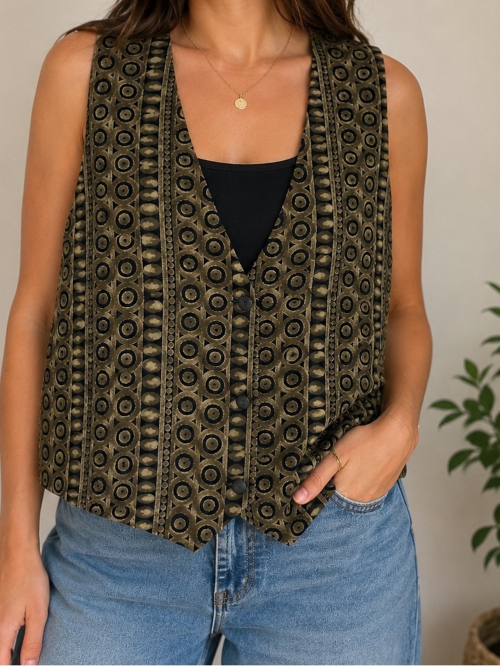 Vintage Via Como Women's Geometric Tapestry Button-Up Vest  Women’s Retro 90s